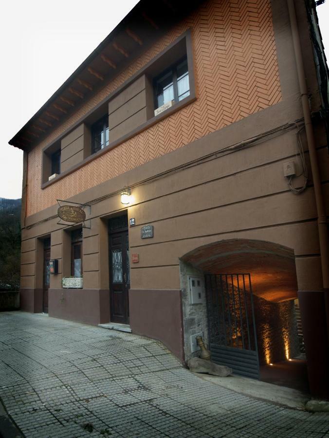 El Sumiciu Casa de hóspedes Mieres  Exterior foto